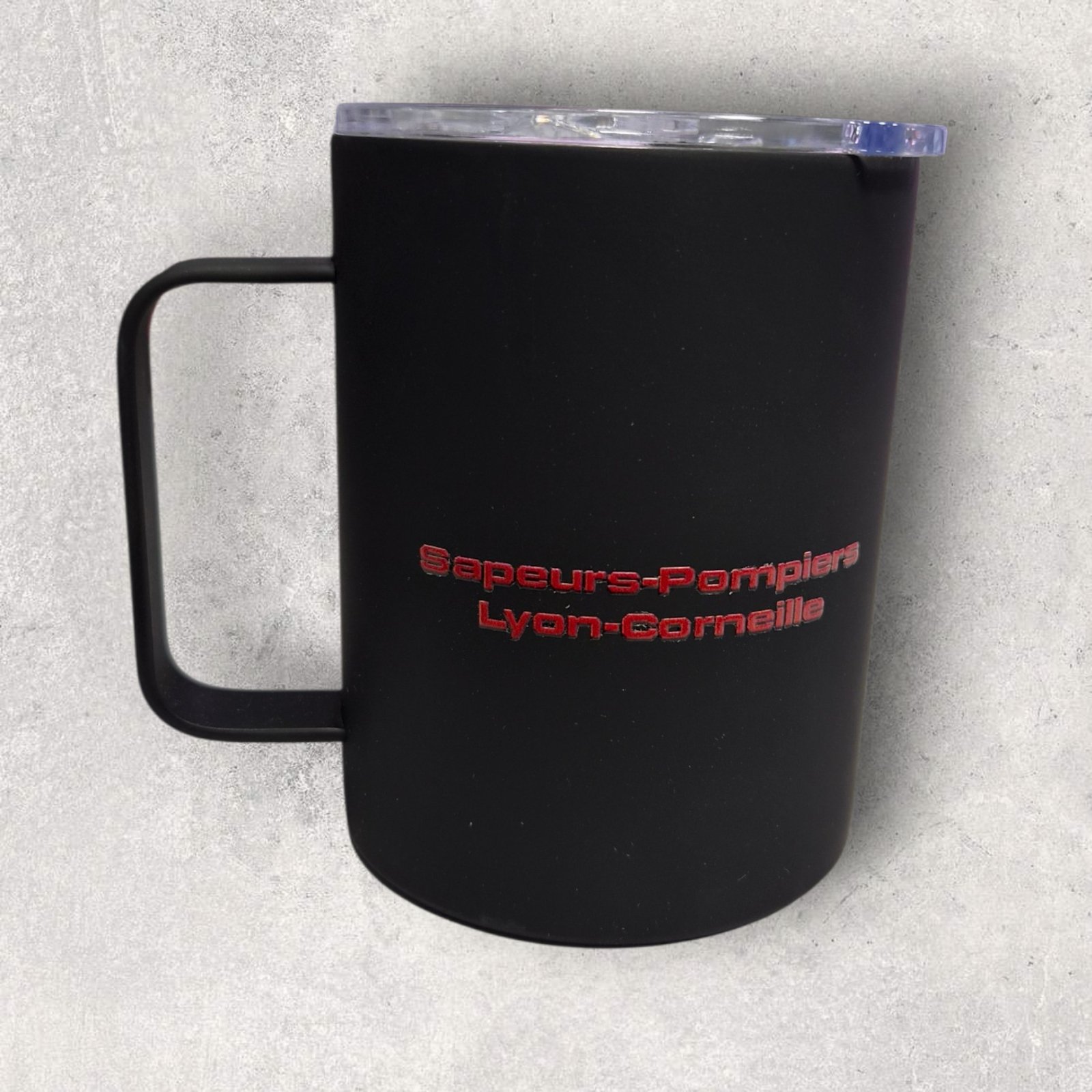 Mug isotherme noir avec couvercle pompiers lyon corneille 120 ans